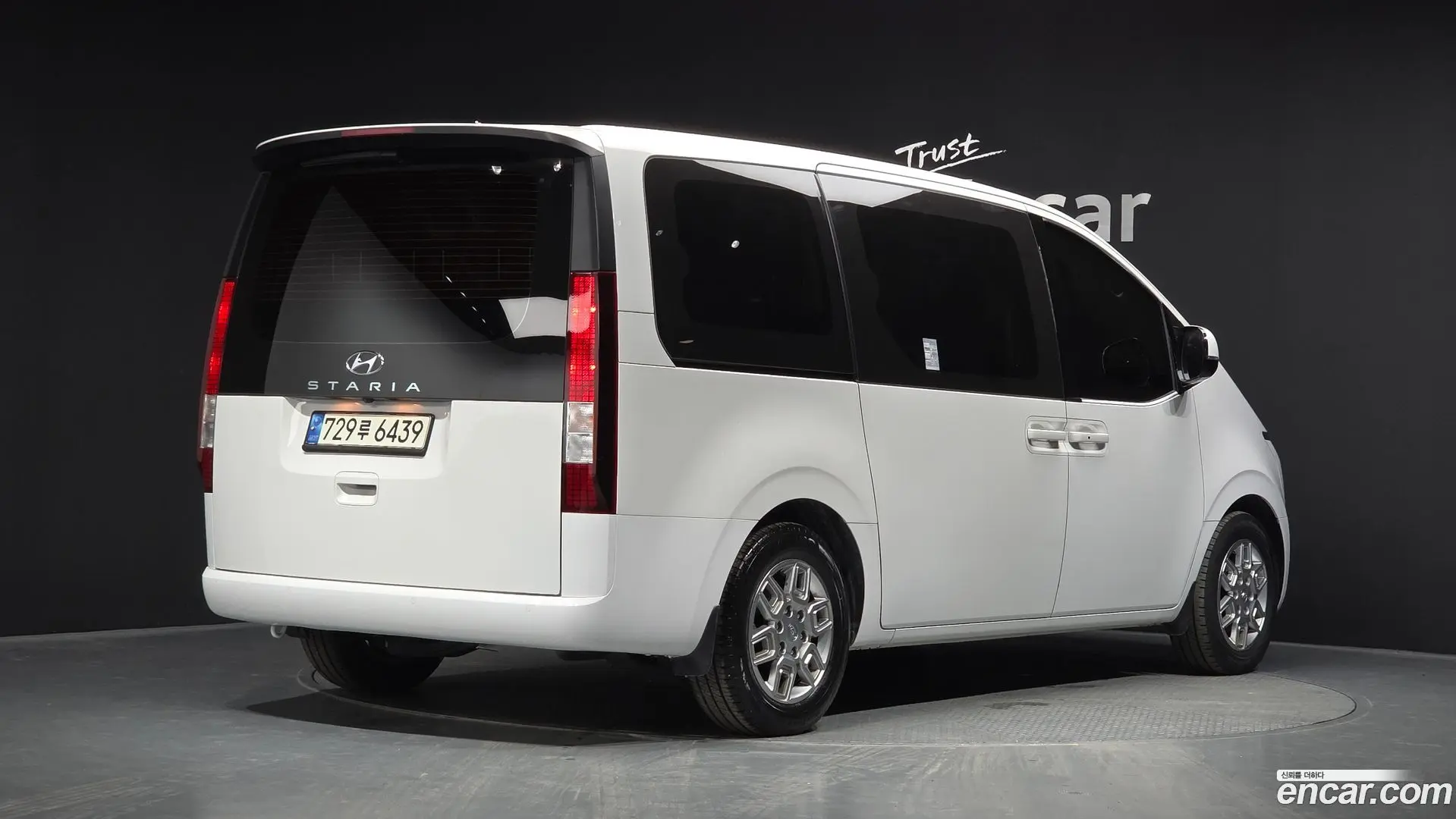 Main__Slider__Photo:Staria Hyundai 2022.9-1