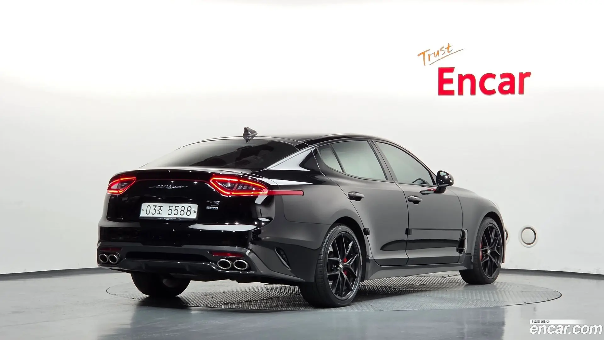 Main__Slider__Photo:Stinger Kia 2019.7-1