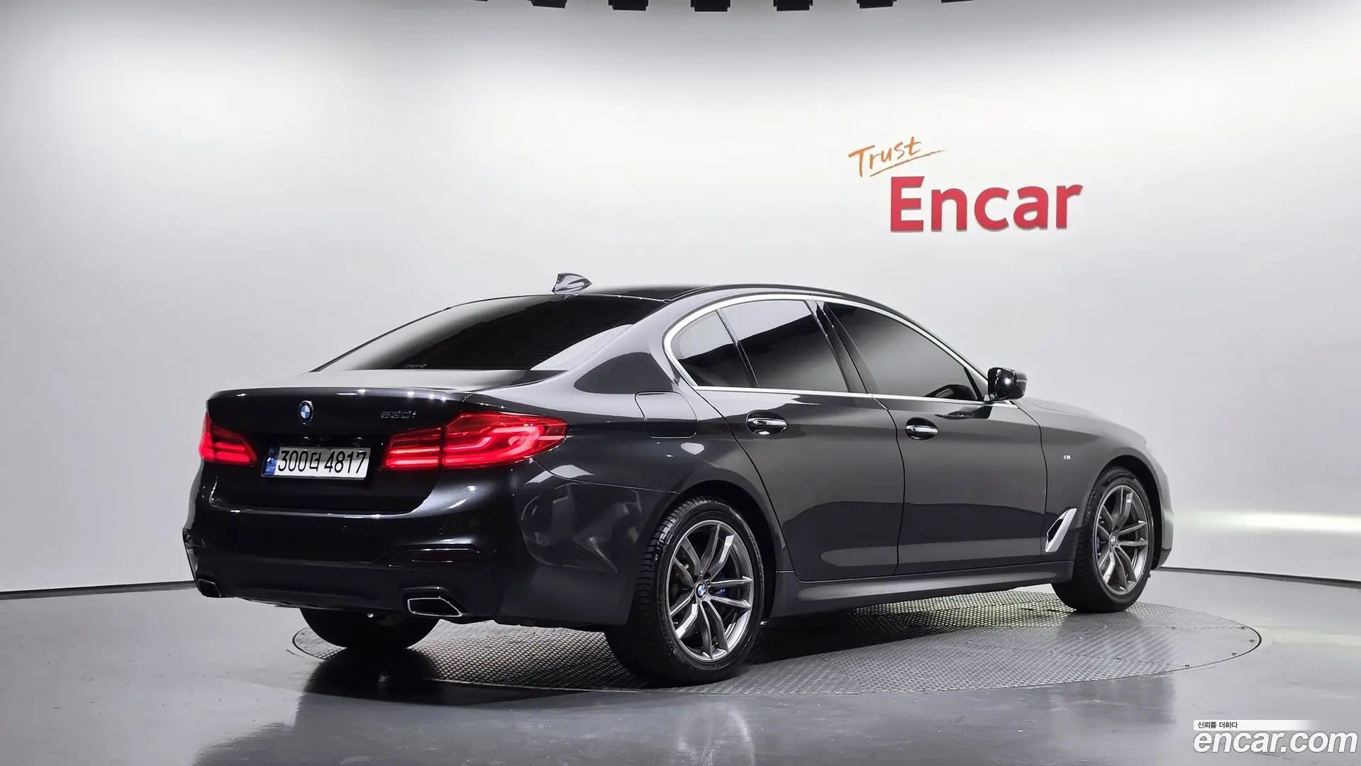 Main__Slider__Photo:5-Series BMW 2018.2-1