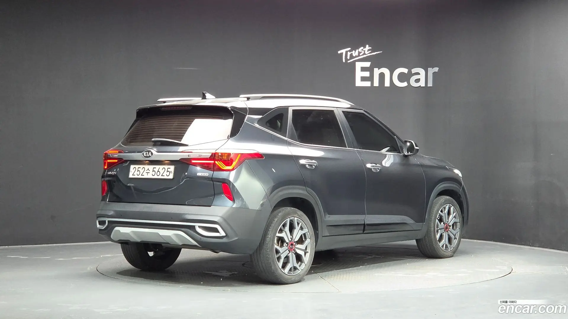 Main__Slider__Photo:Seltos Kia 2019.8-1