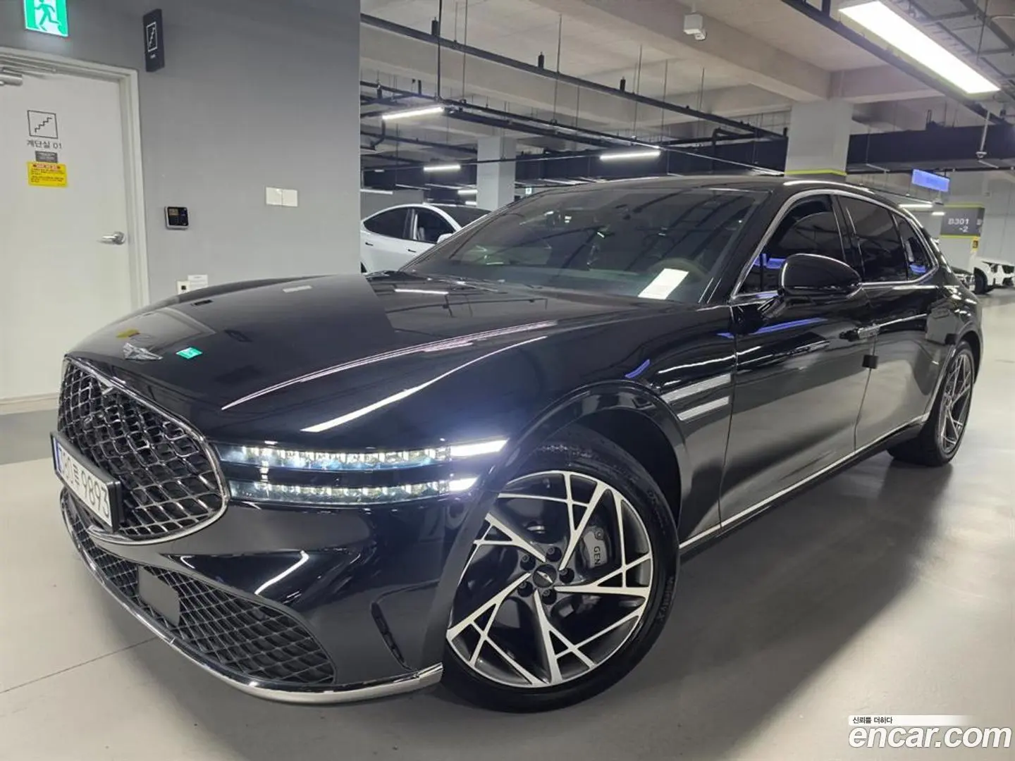 Main__Slider__Photo:G90 Genesis 2022.5-1