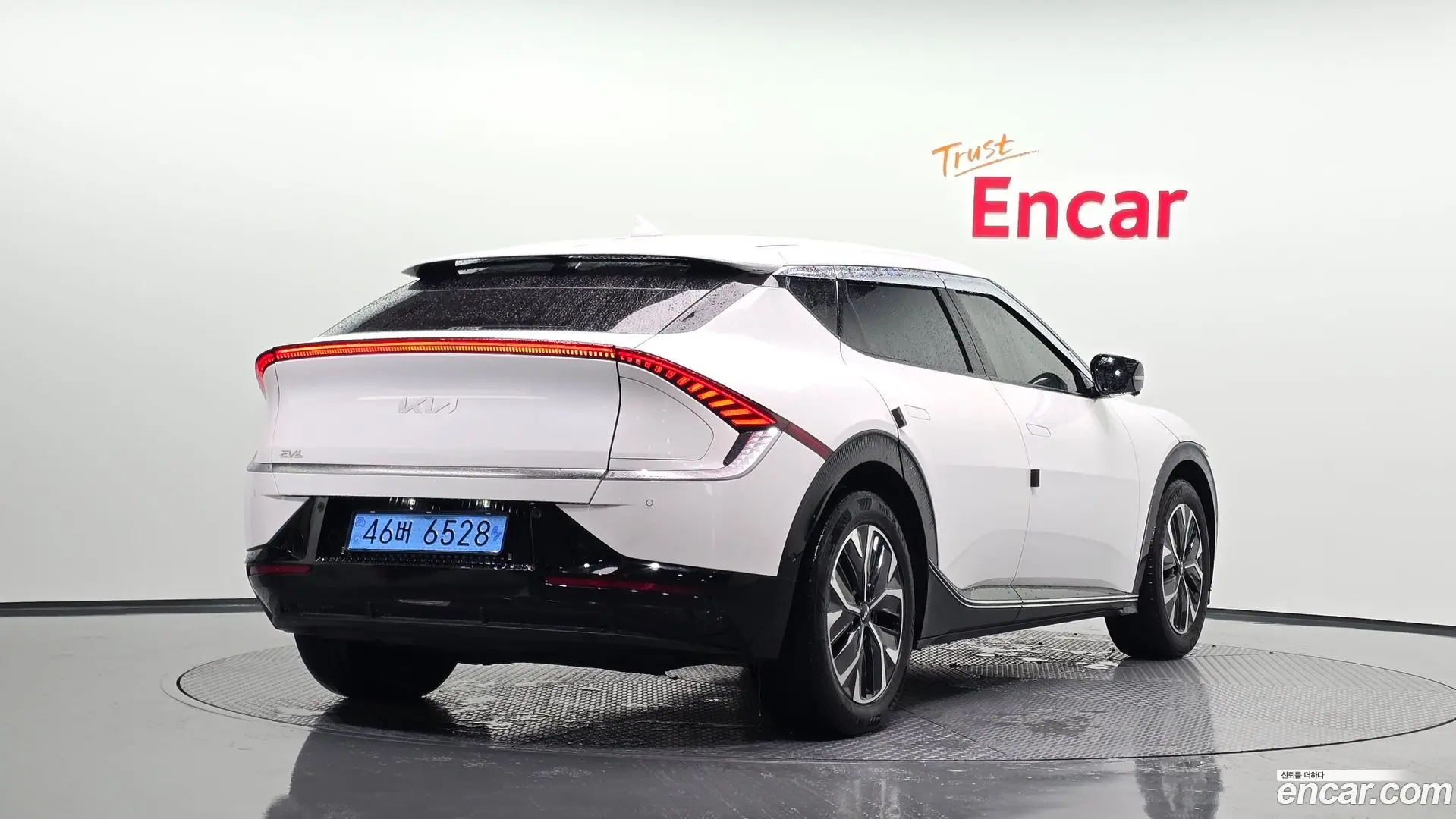 Main__Slider__Photo:EV6 Kia 2023.2-1