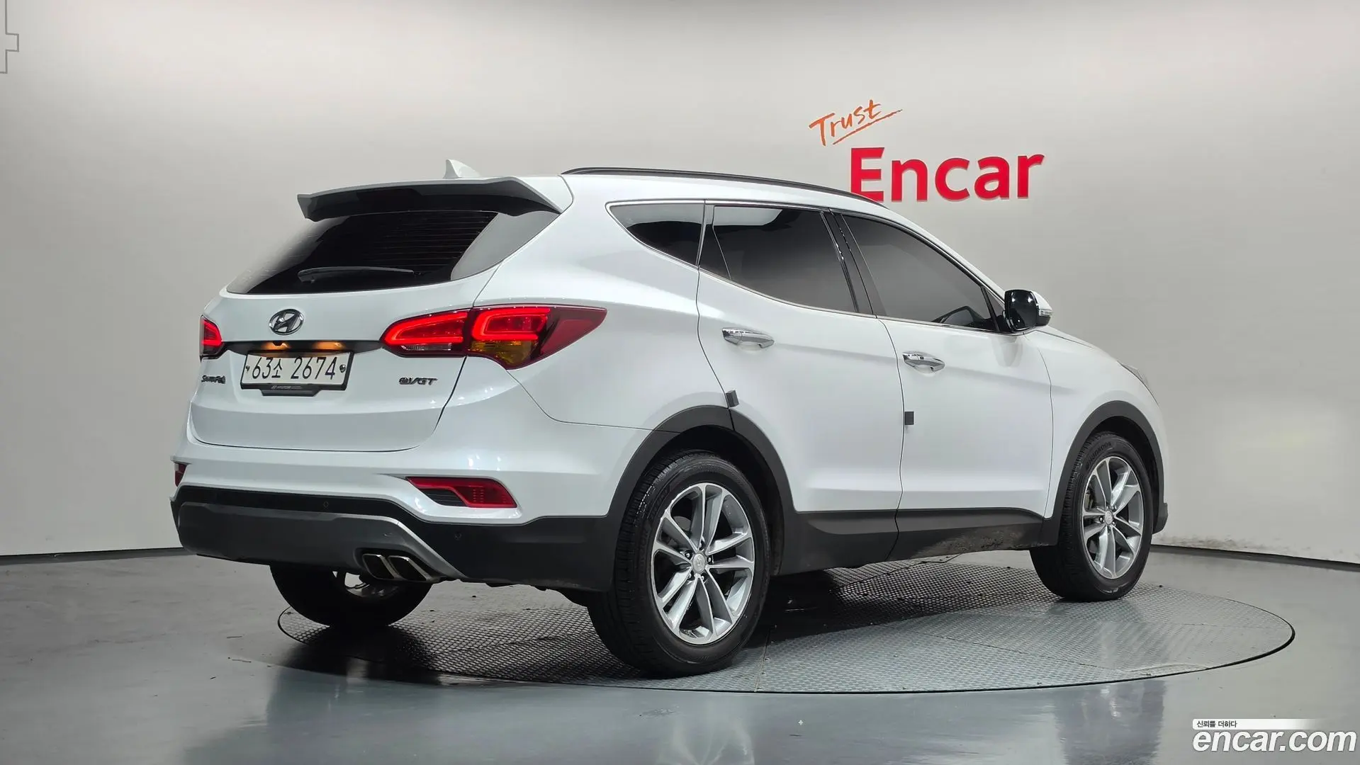 Main__Slider__Photo:Santafe Hyundai 2017.1-1