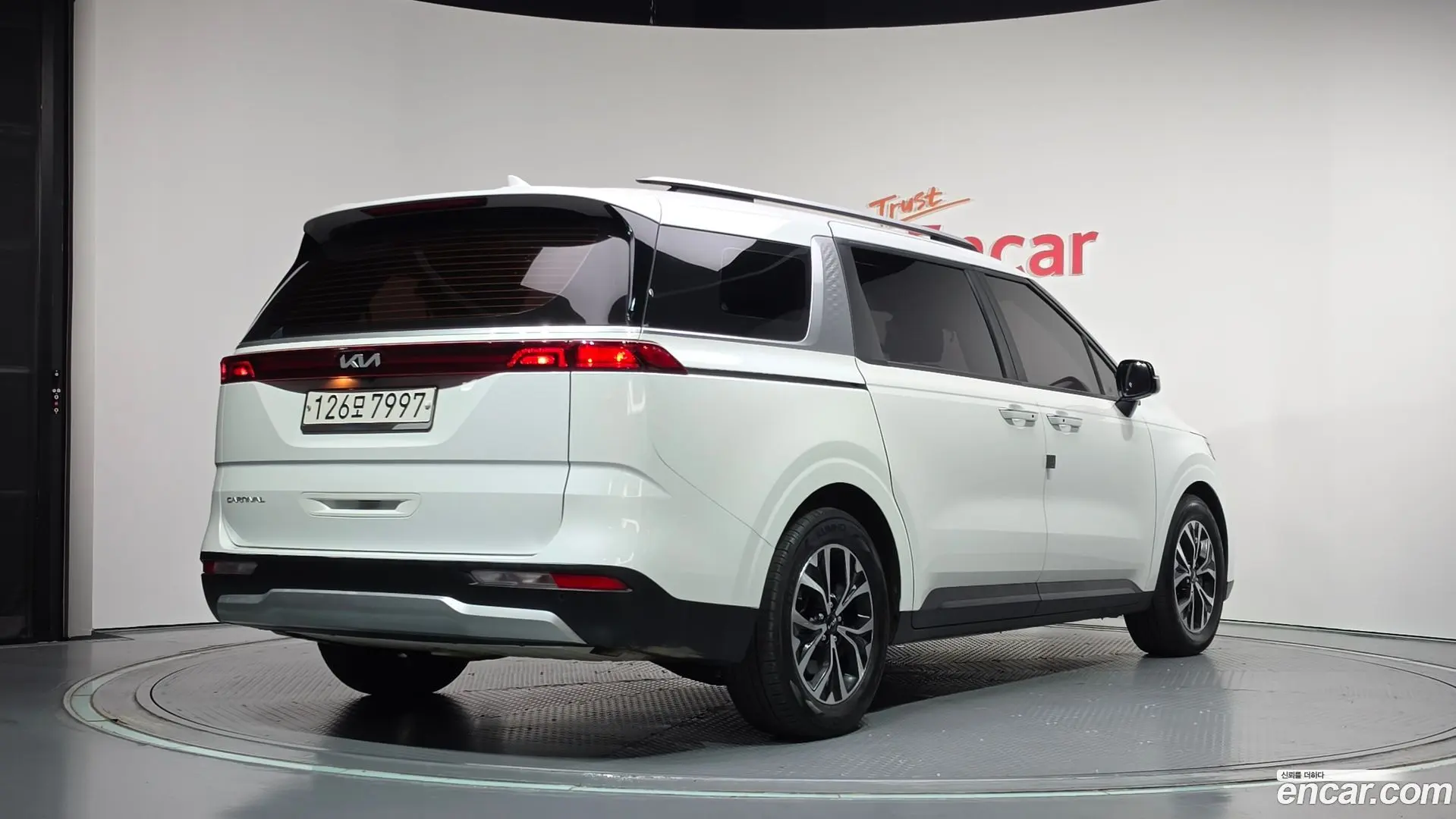 Main__Slider__Photo:Canival Kia 2022.1-1