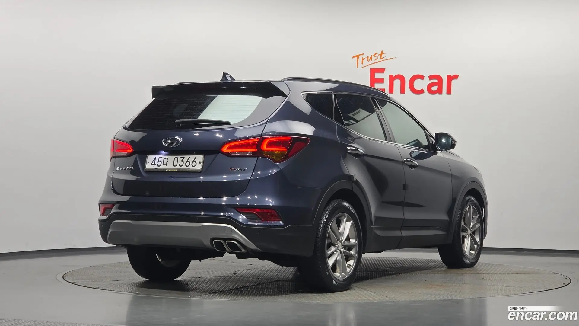 Main__Slider__Photo:Santafe Hyundai 2016.8-1