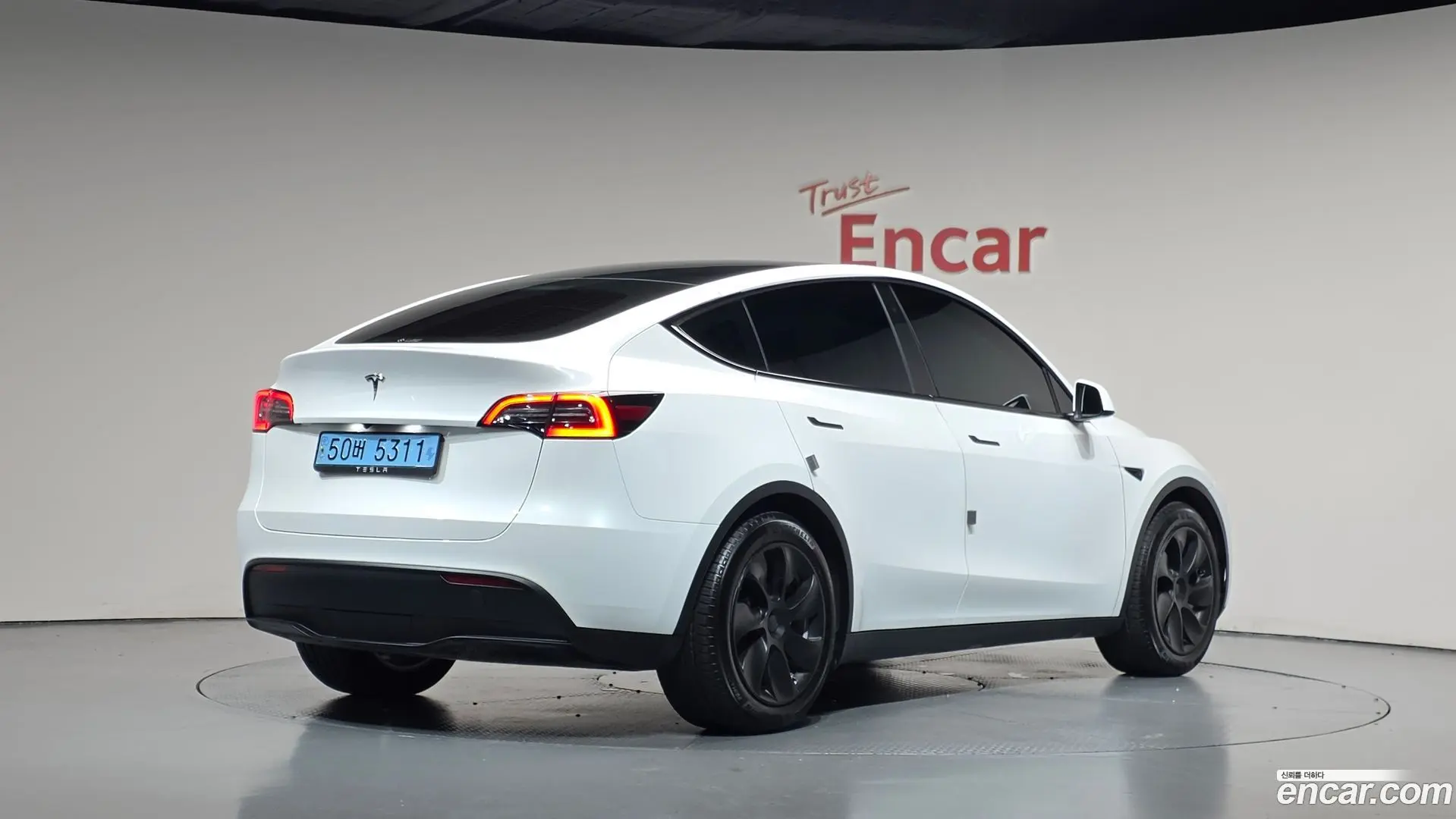 Main__Slider__Photo:Model Y Tesla 2024.2-1