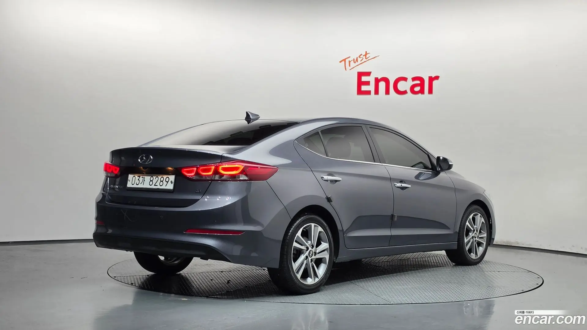 Main__Slider__Photo:AVANTE Hyundai 2017.10-1