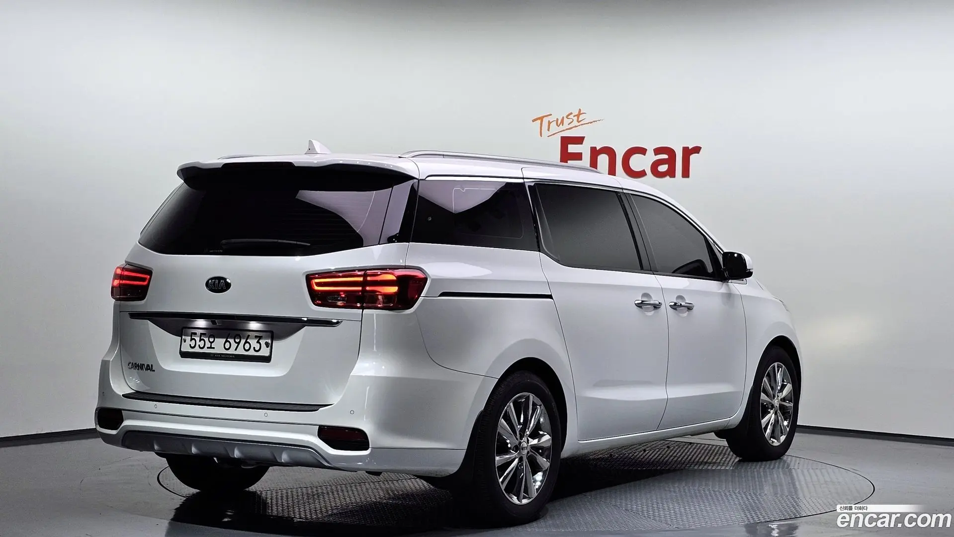 Main__Slider__Photo:Canival Kia 2019.5-1