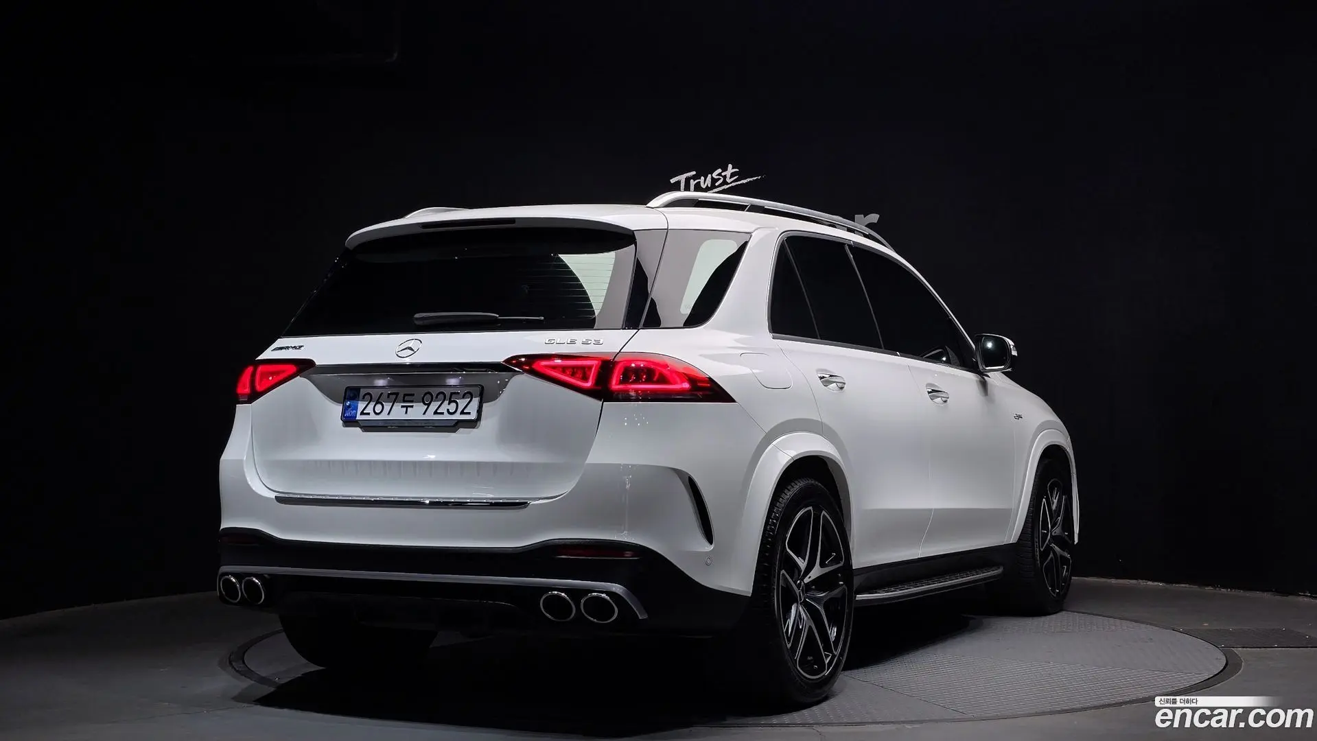 Main__Slider__Photo:GLE-Class Mercedes-Benz 2023.10-1