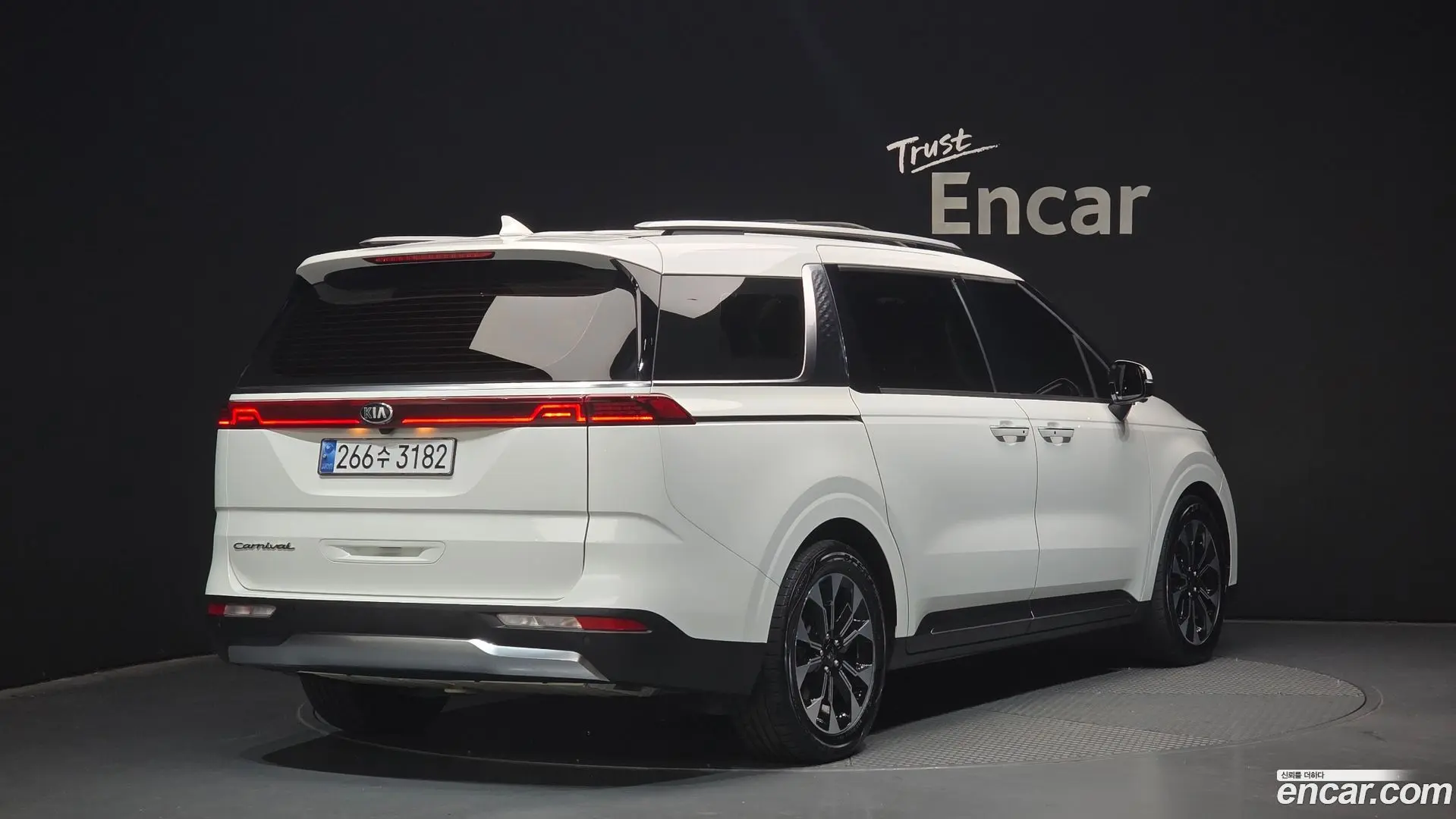 Main__Slider__Photo:Canival Kia 2020.10-1