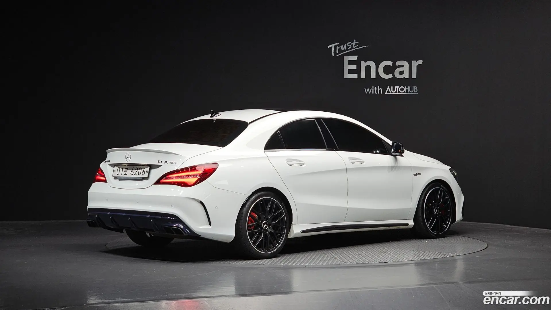 Main__Slider__Photo:CLA-Class Mercedes-Benz 2018.4-1