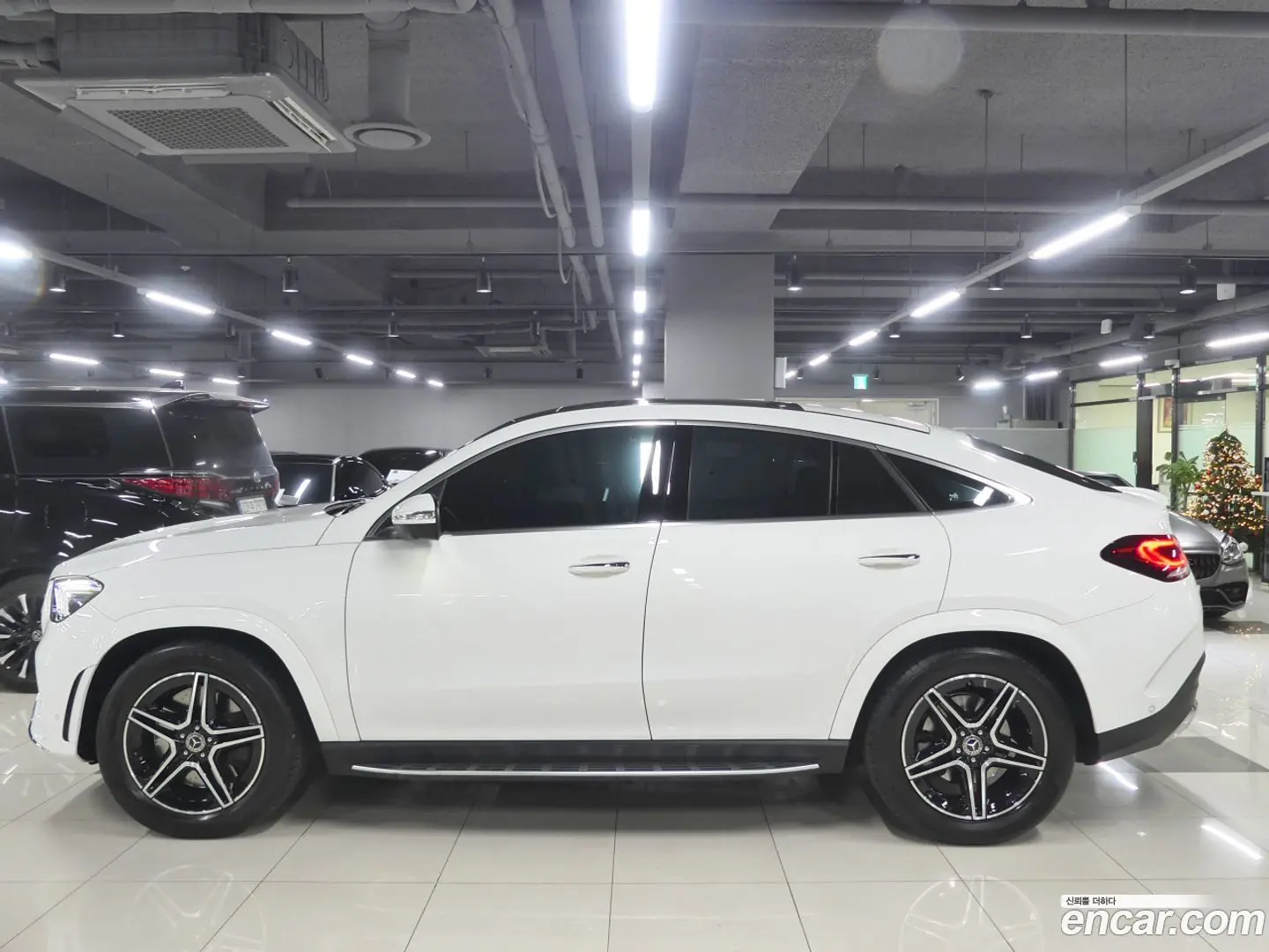 Main__Slider__Photo:GLE-Class Mercedes-Benz 2021.4-1