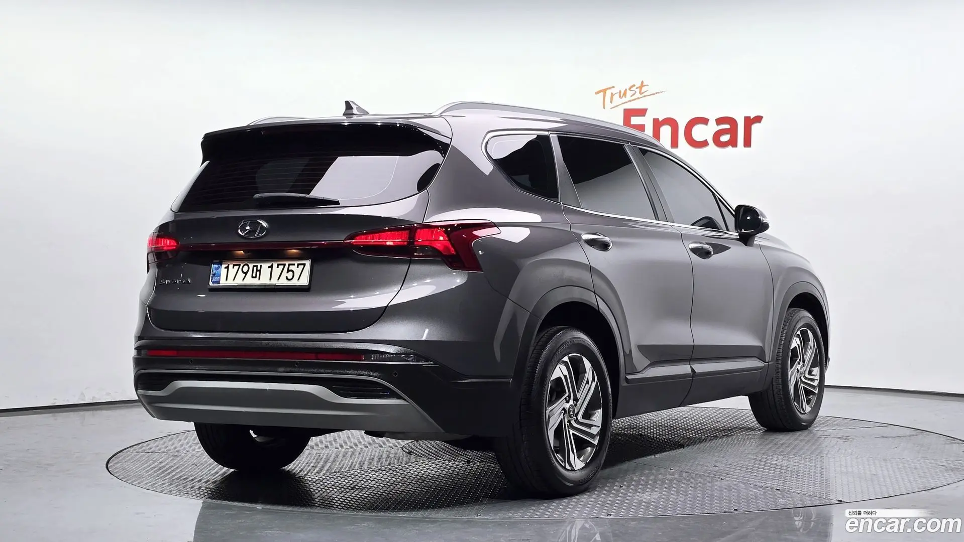 Main__Slider__Photo:Santafe Hyundai 2020.9-1