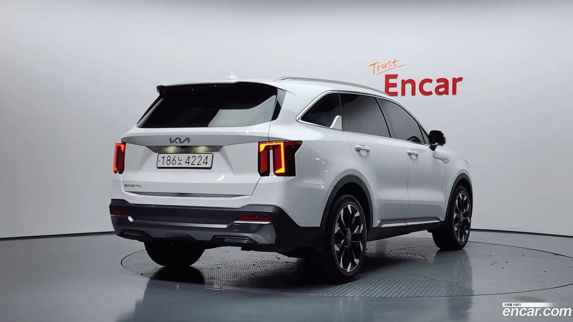 Main__Slider__Photo:Sorento Kia 2023.8-1