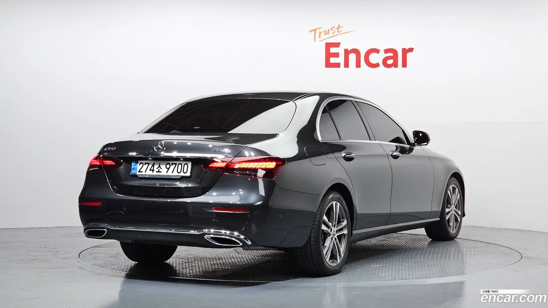 Main__Slider__Photo:E-Class Mercedes-Benz 2021.7-1
