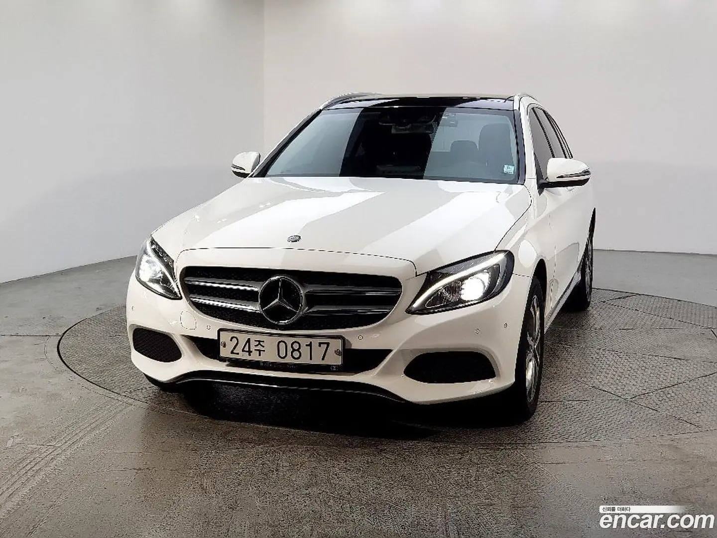 Main__Slider__Photo:C-Class Mercedes-Benz 2016.6-1