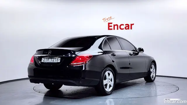 Main__Slider__Photo:C-Class Mercedes-Benz 2017.1-1