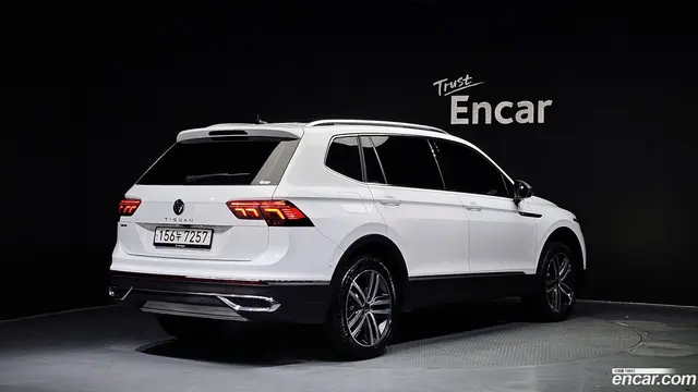Main__Slider__Photo:Tiguan Volkswagen 2023.2-1