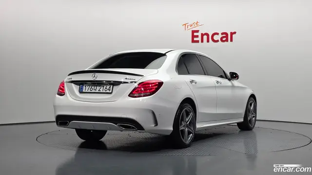 Main__Slider__Photo:C-Class Mercedes-Benz 2018.3-1