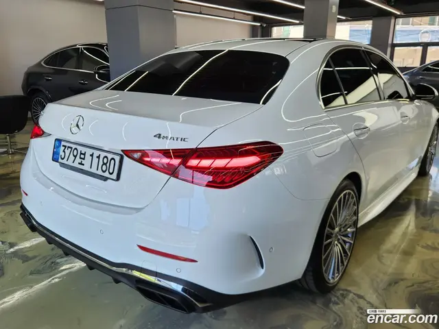 Main__Slider__Photo:C-Class Mercedes-Benz 2022.11-1