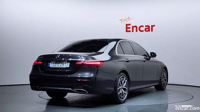 Main__Slider__Photo:E-Class Mercedes-Benz 2020.10-1
