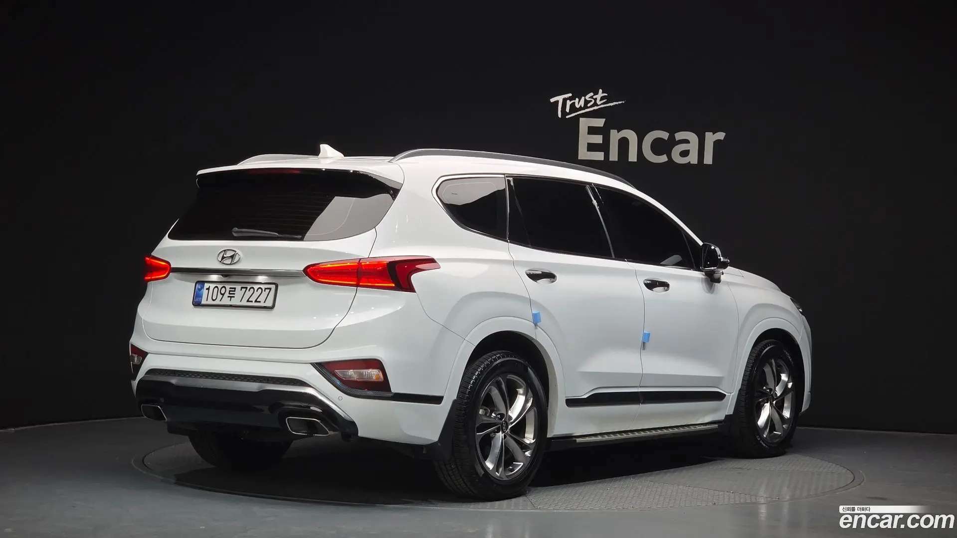 Main__Slider__Photo:Santafe Hyundai 2019.1-1