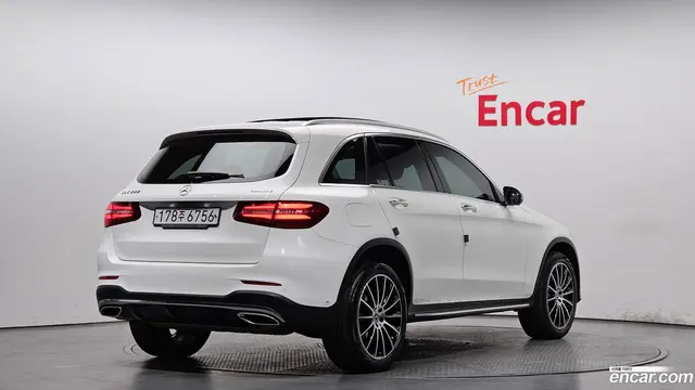 Main__Slider__Photo:GLC-Class Mercedes-Benz 2019.10-1