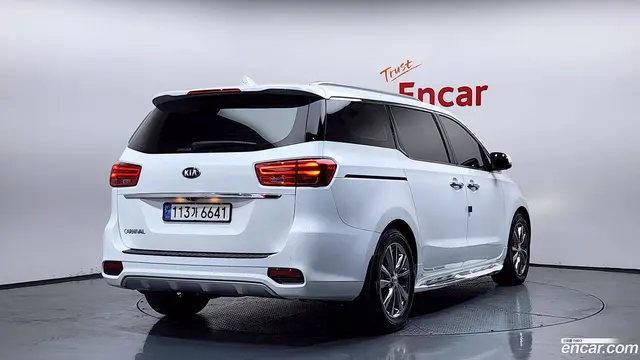 Main__Slider__Photo:Canival Kia 2019.0-1
