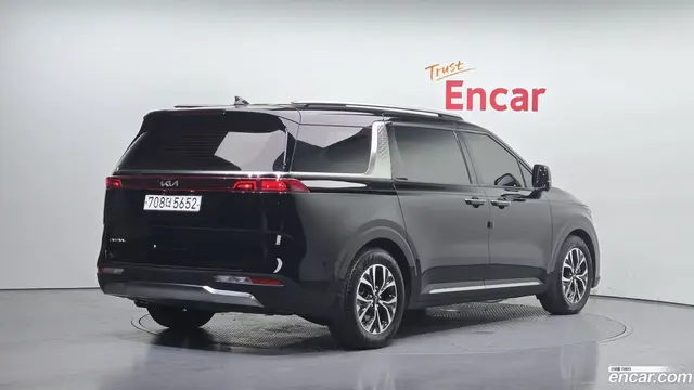 Main__Slider__Photo:Canival Kia 2023.0-1
