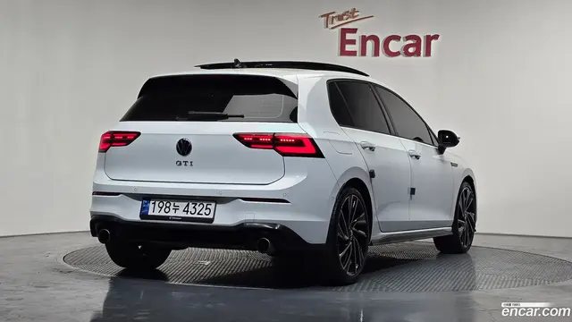 Main__Slider__Photo:Golf Volkswagen 2024.8-1