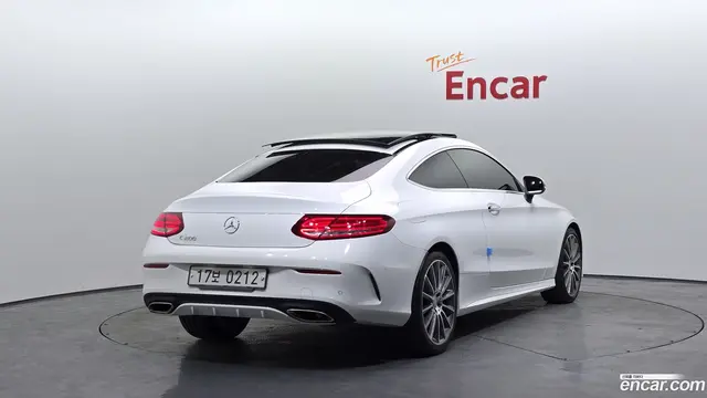 Main__Slider__Photo:C-Class Mercedes-Benz 2016.3-1