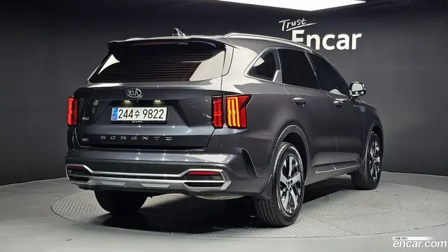 Main__Slider__Photo:Sorento Kia 2020.9-1