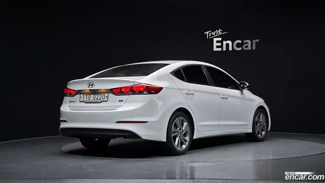 Main__Slider__Photo:AVANTE Hyundai 2016.10-1