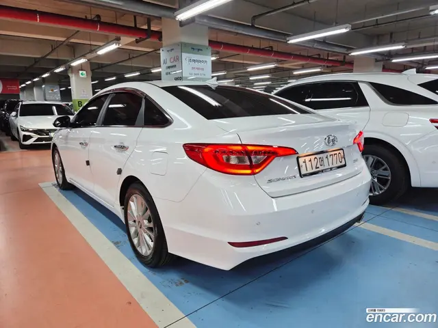 Main__Slider__Photo:Sonata Hyundai 2017.1-1