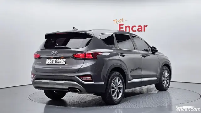 Main__Slider__Photo:Santafe Hyundai 2019.6-1