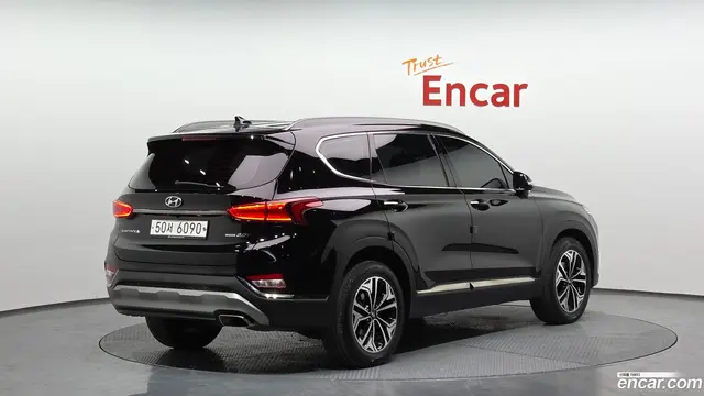 Main__Slider__Photo:Santafe Hyundai 2018.3-1