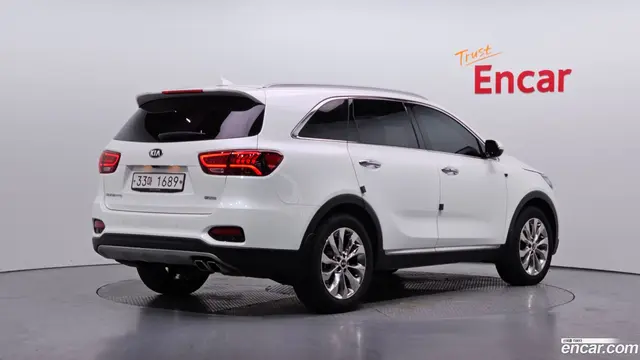 Main__Slider__Photo:Sorento Kia 2019.4-1