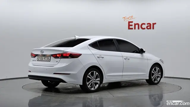 Main__Slider__Photo:AVANTE Hyundai 2018.8-1