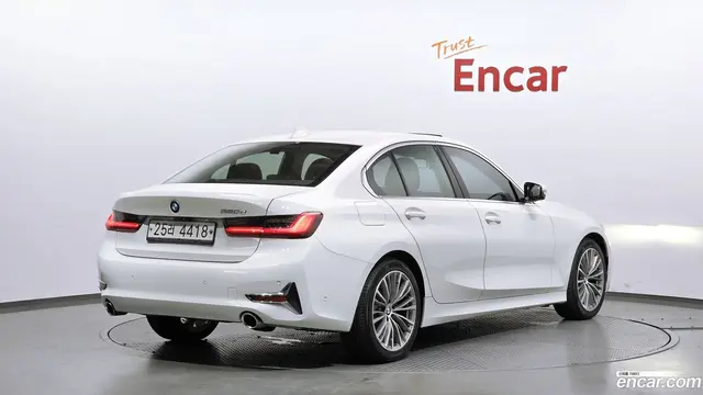 Main__Slider__Photo:3-Series BMW 2019.2-1