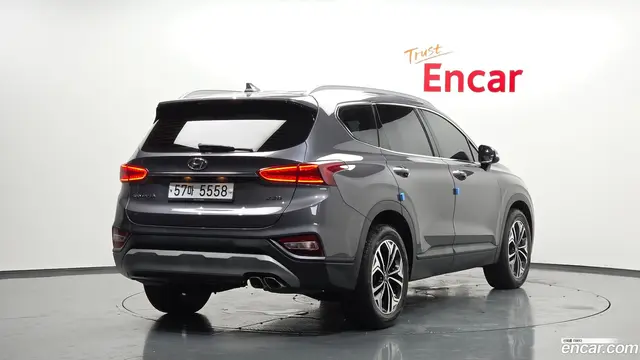 Main__Slider__Photo:Santafe Hyundai 2018.9-1
