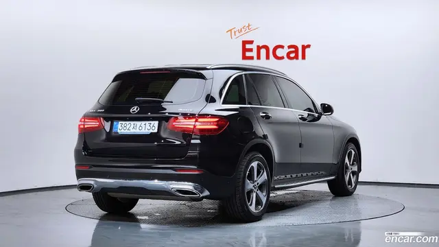 Main__Slider__Photo:GLC-Class Mercedes-Benz 2019.10-1