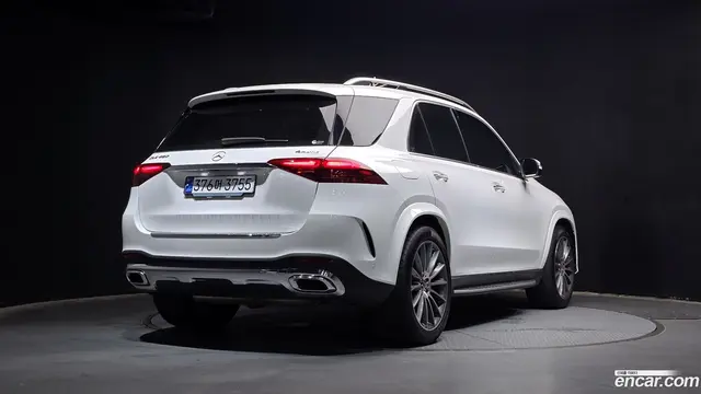 Main__Slider__Photo:GLE-Class Mercedes-Benz 2024.5-1