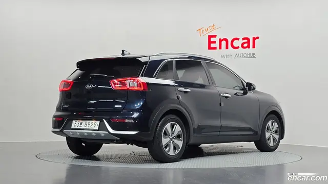 Main__Slider__Photo:Niro Kia 2018.11-1