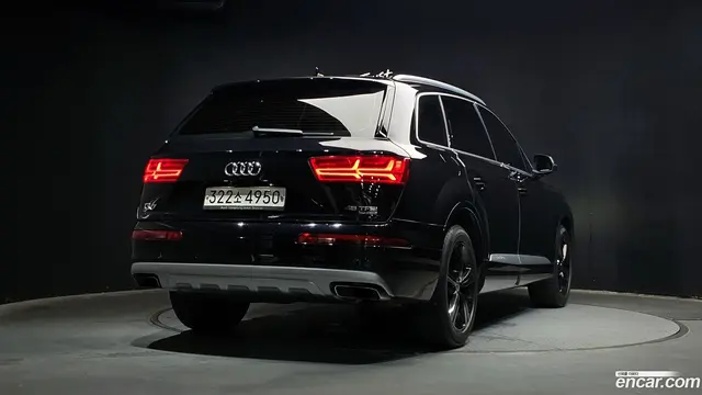 Main__Slider__Photo:Q7 Audi 2019.9-1