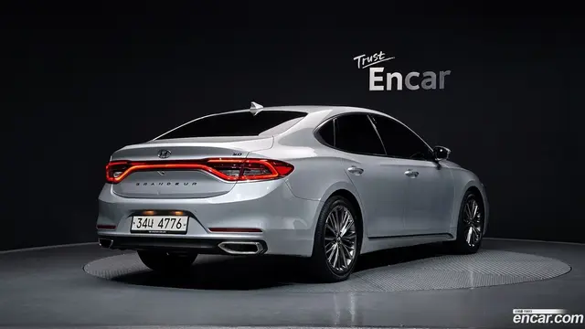 Main__Slider__Photo:Grandeur Hyundai 2017.0-1