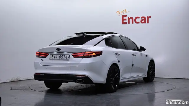 Main__Slider__Photo:K5 Kia 2015.11-1