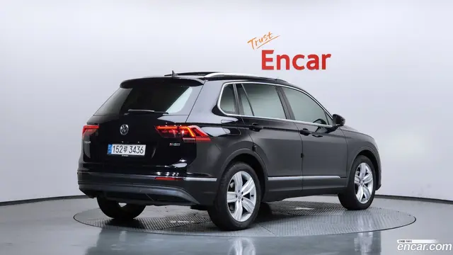 Main__Slider__Photo:Tiguan Volkswagen 2020.6-1