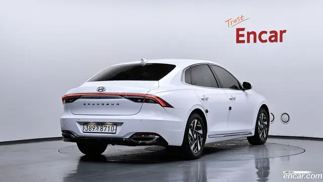 Main__Slider__Photo:Grandeur Hyundai 2022.2-1