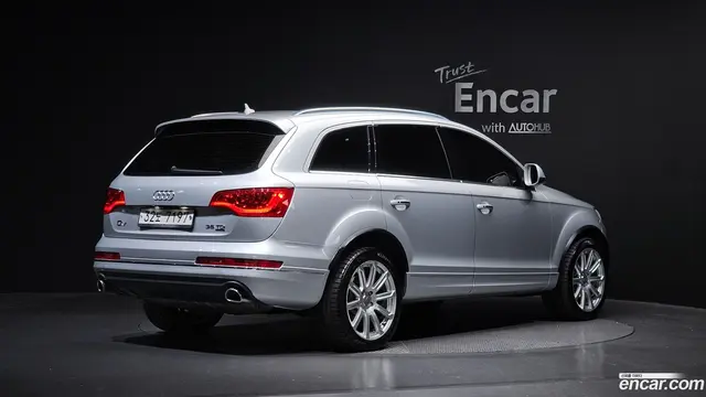 Main__Slider__Photo:Q7 Audi 2014.10-1