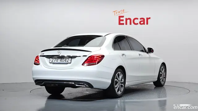 Main__Slider__Photo:C-Class Mercedes-Benz 2017.9-1